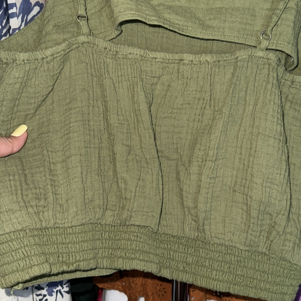 KENSIE- Green cropped tank top size Large - Picture 7 of 10